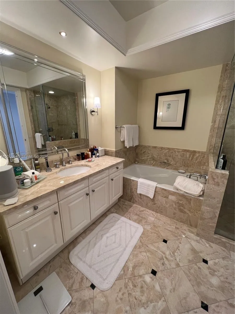 1435 Brickell Ave #3307 Miami, FL 33131