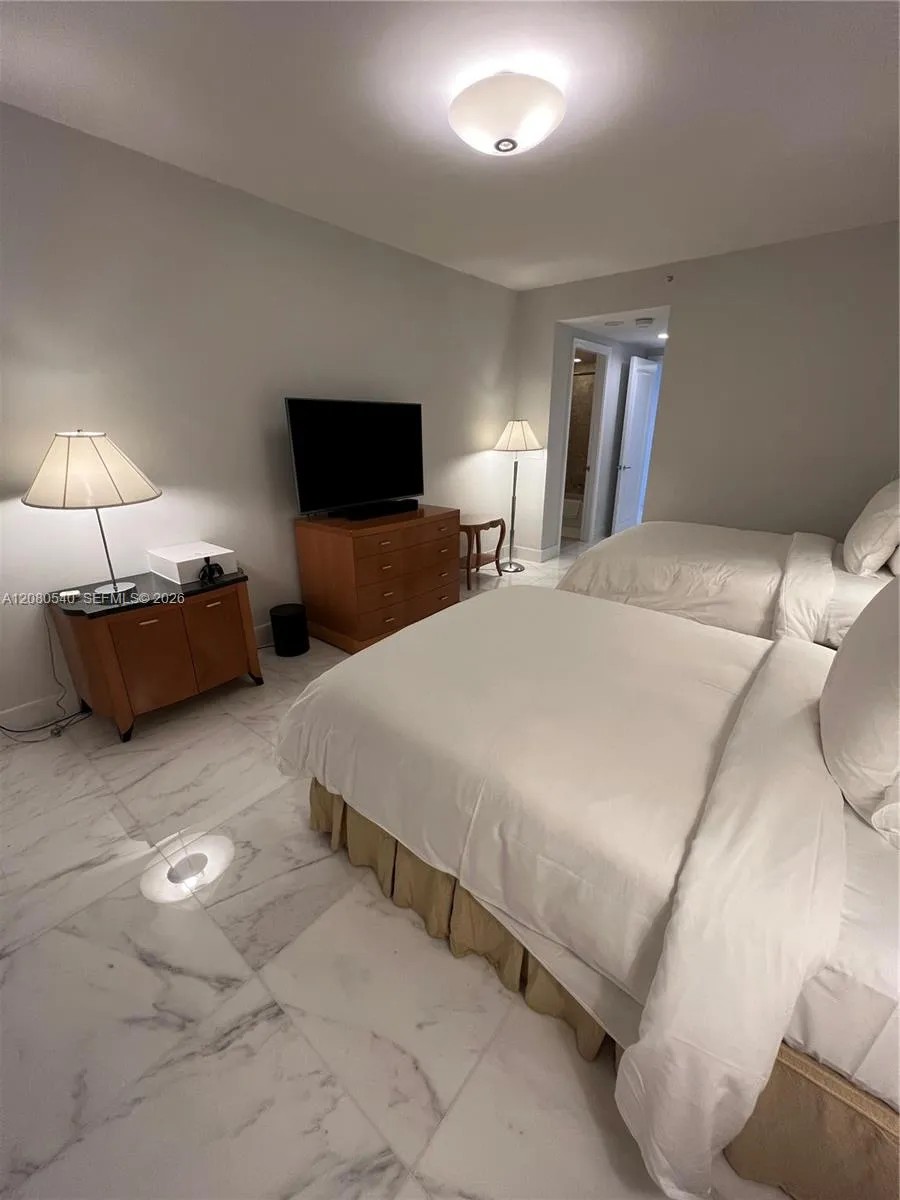 1435 Brickell Ave #3307 Miami, FL 33131
