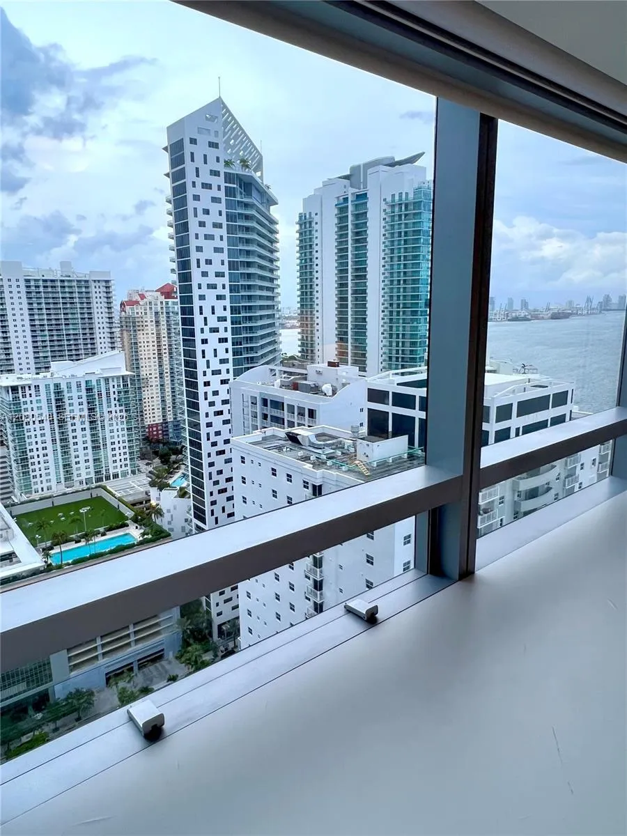 1435 Brickell Ave #3307 Miami, FL 33131