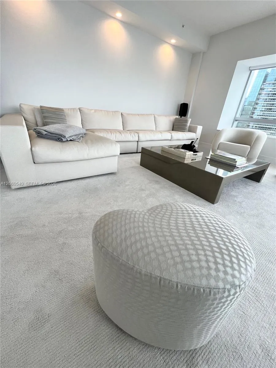 1435 Brickell Ave #3307 Miami, FL 33131