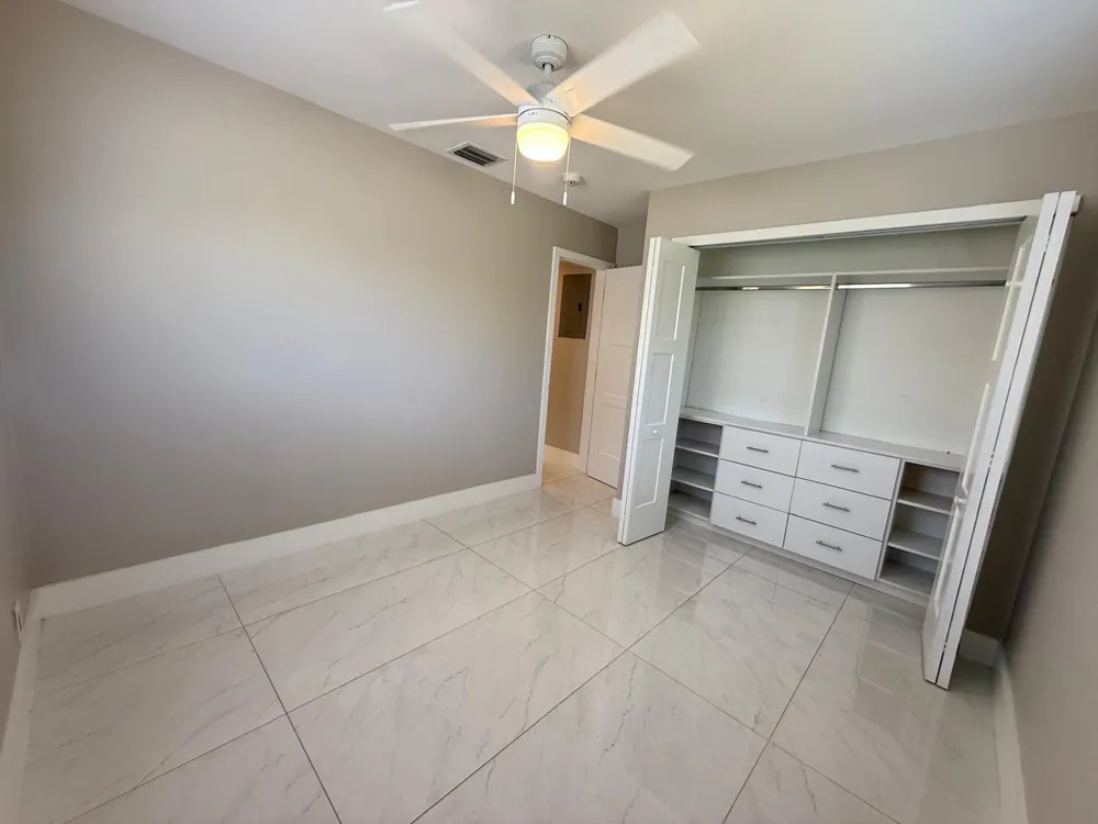 4901 NE 13TH TERRACE Oakland Park, FL 33334