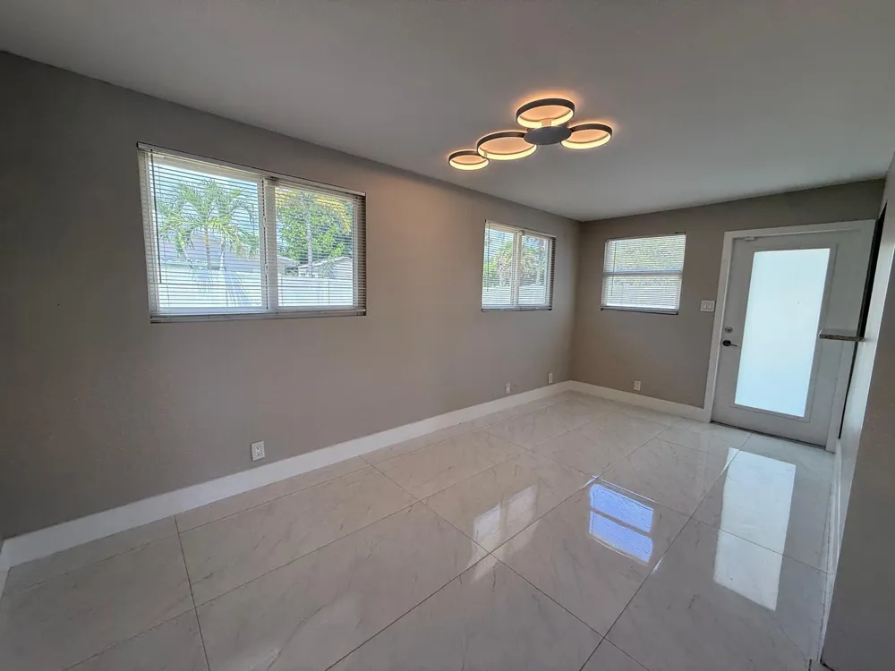 4901 NE 13TH TERRACE Oakland Park, FL 33334