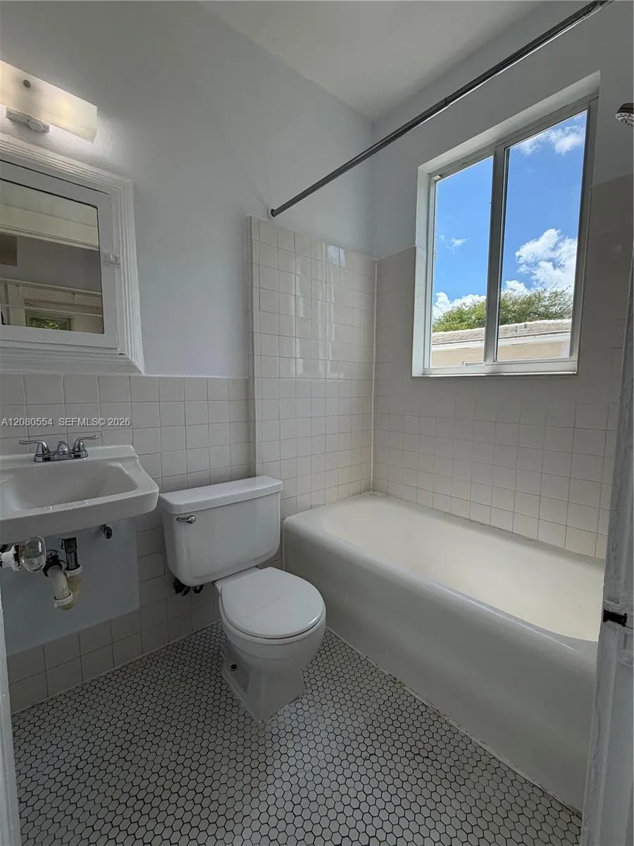 1610 Salzedo St #12 Coral Gables, FL 33134