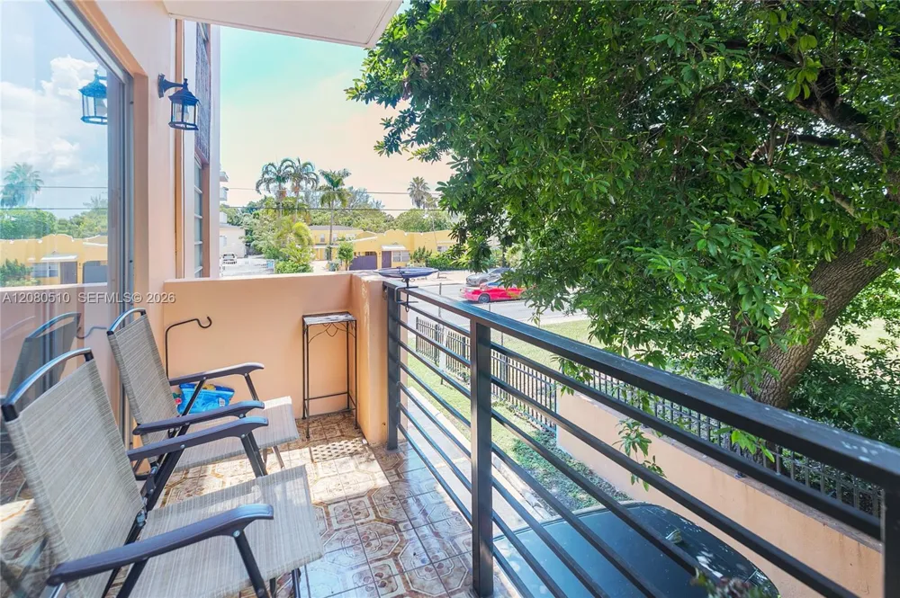 365 NE 125th St #216 North Miami, FL 33161