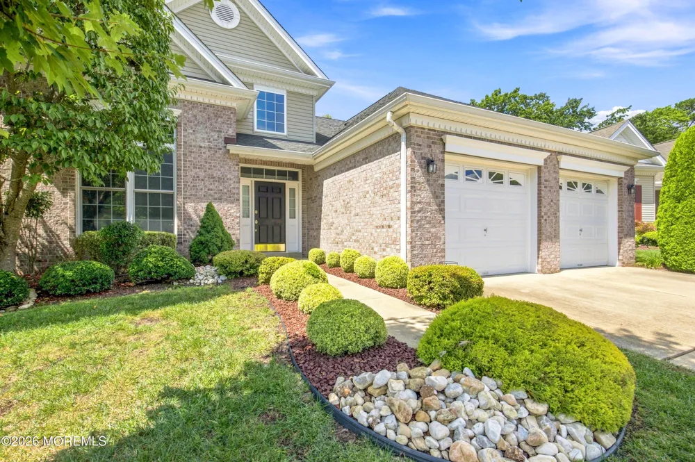 16 Bay Hill Road Jackson, NJ 08527