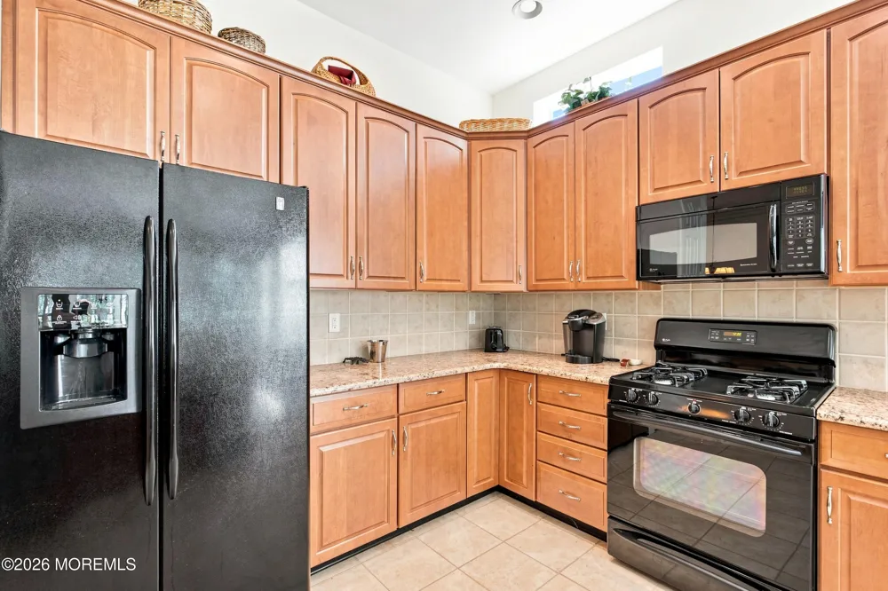 16 Bay Hill Road Jackson, NJ 08527