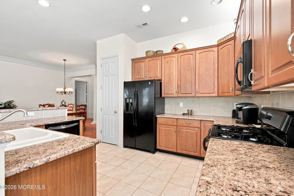 16 Bay Hill Road Jackson, NJ 08527