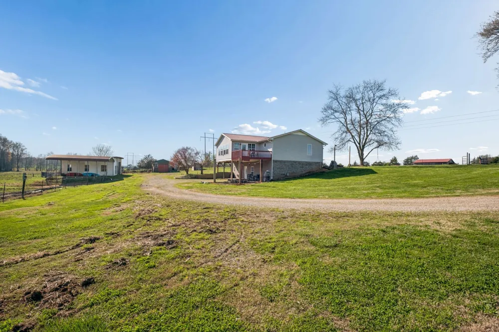 324 Laster Holman Rd Decherd, TN 37324