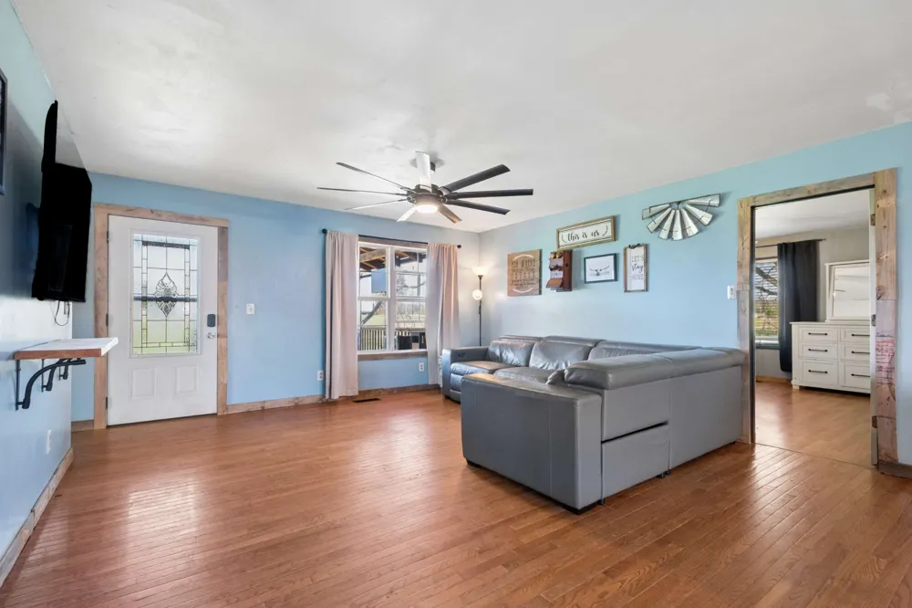 324 Laster Holman Rd Decherd, TN 37324
