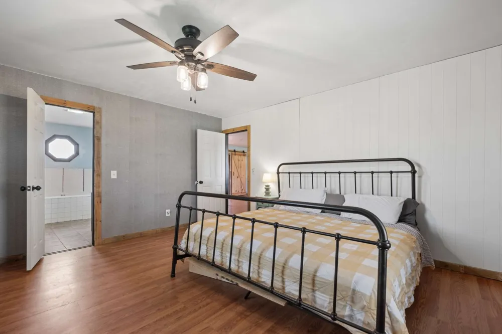324 Laster Holman Rd Decherd, TN 37324