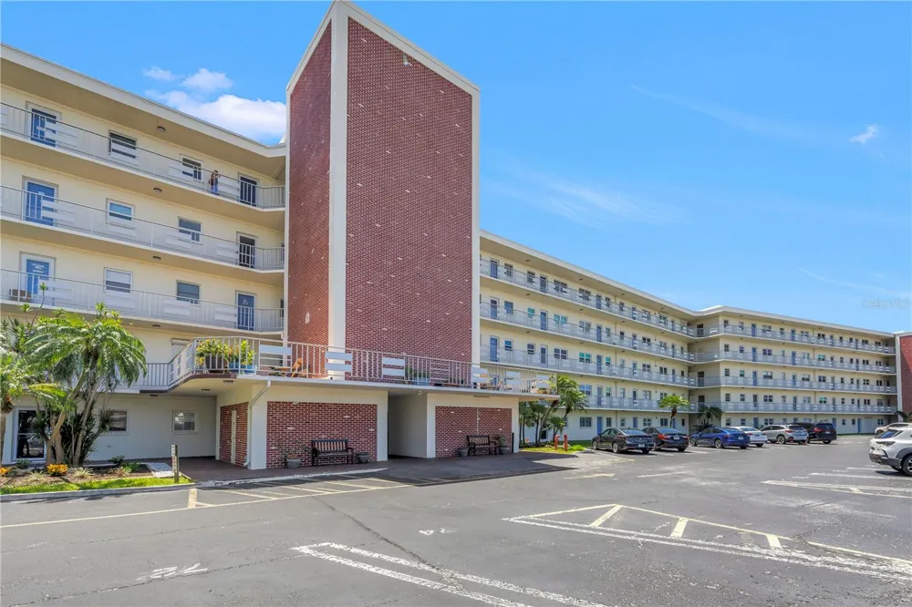 5575 GULF BOULEVARD #426 St Pete Beach, FL 33706