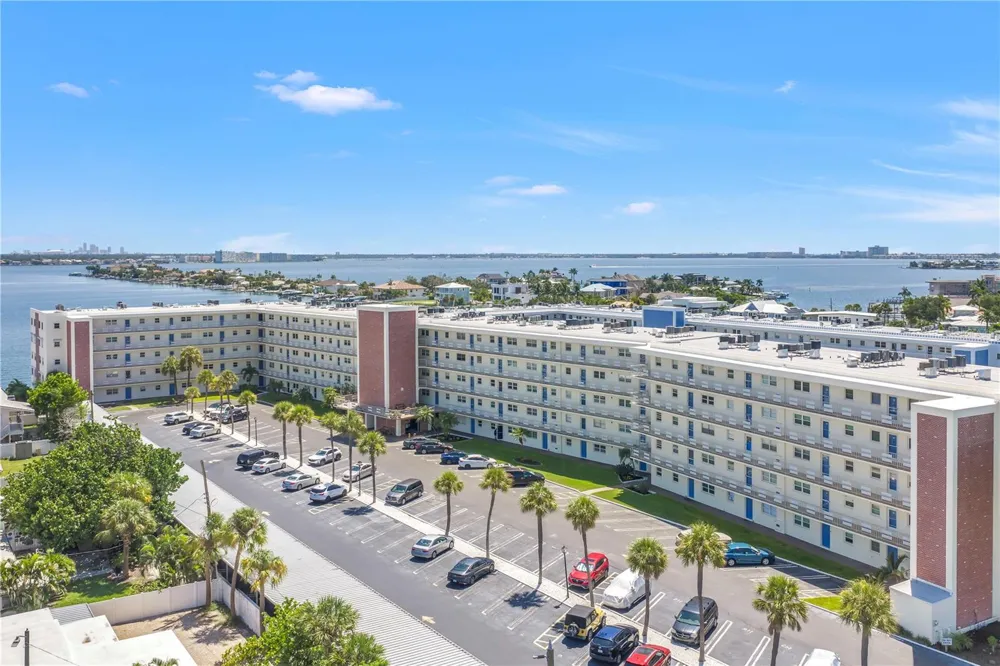 5575 GULF BOULEVARD #426 St Pete Beach, FL 33706