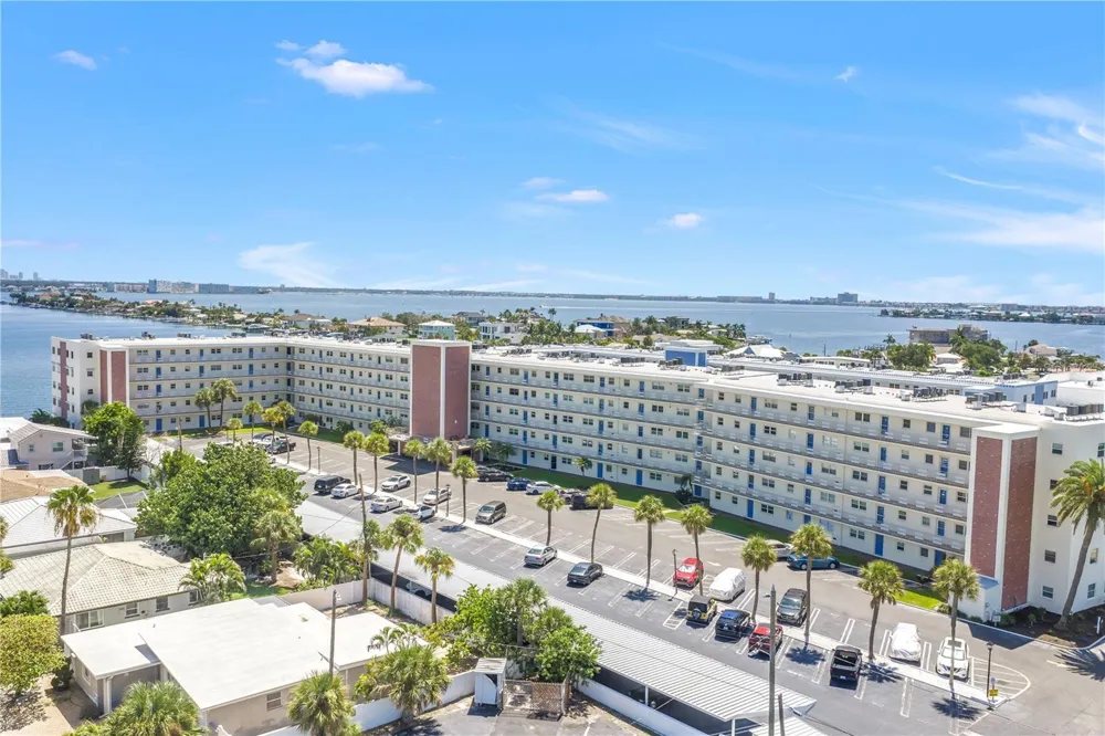 5575 GULF BOULEVARD #426 St Pete Beach, FL 33706
