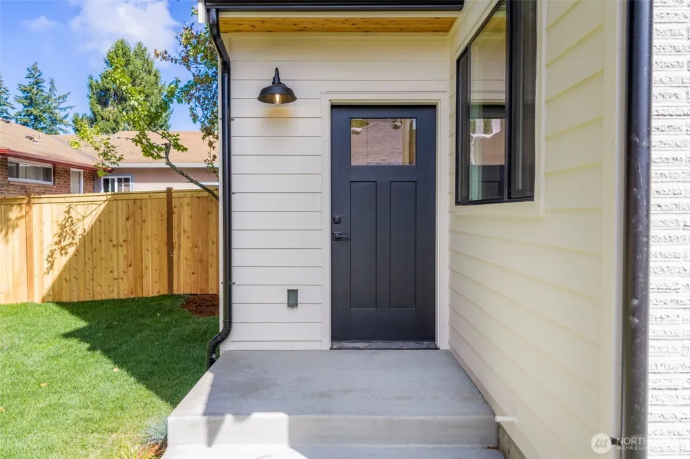 212 115th Street Seattle, WA 98133