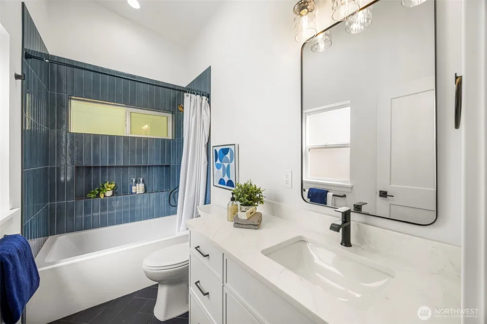 212 115th Street Seattle, WA 98133