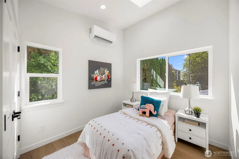 212 115th Street Seattle, WA 98133
