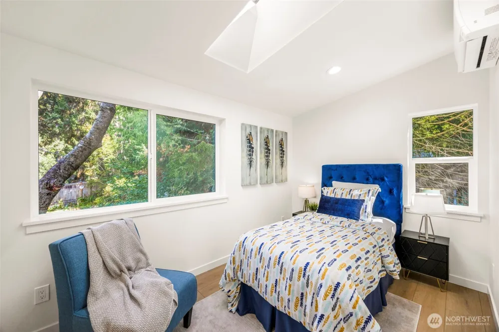 212 115th Street Seattle, WA 98133