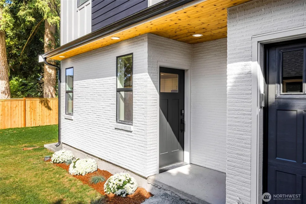 212 115th Street Seattle, WA 98133