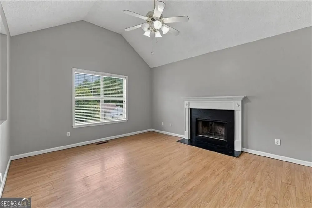 45 Glenmore DR Kingston, GA 30145