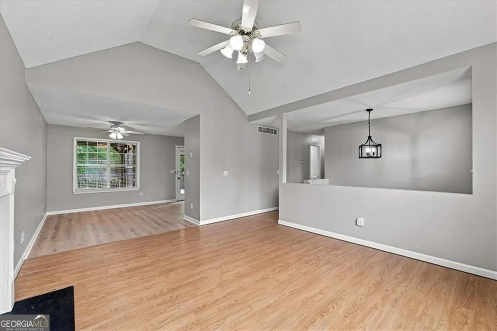 45 Glenmore DR Kingston, GA 30145
