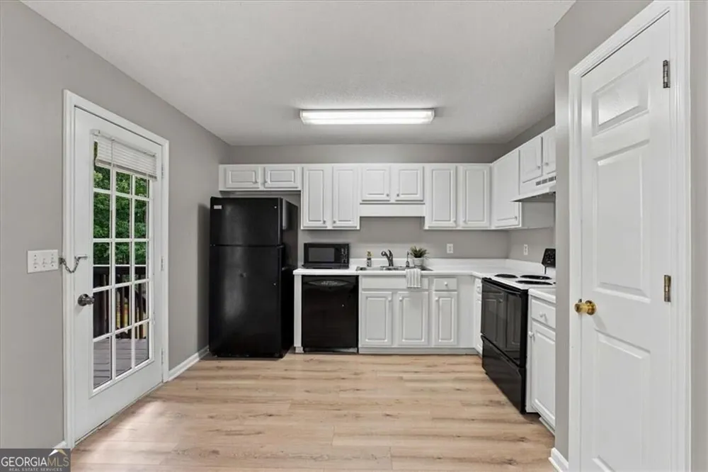 45 Glenmore DR Kingston, GA 30145