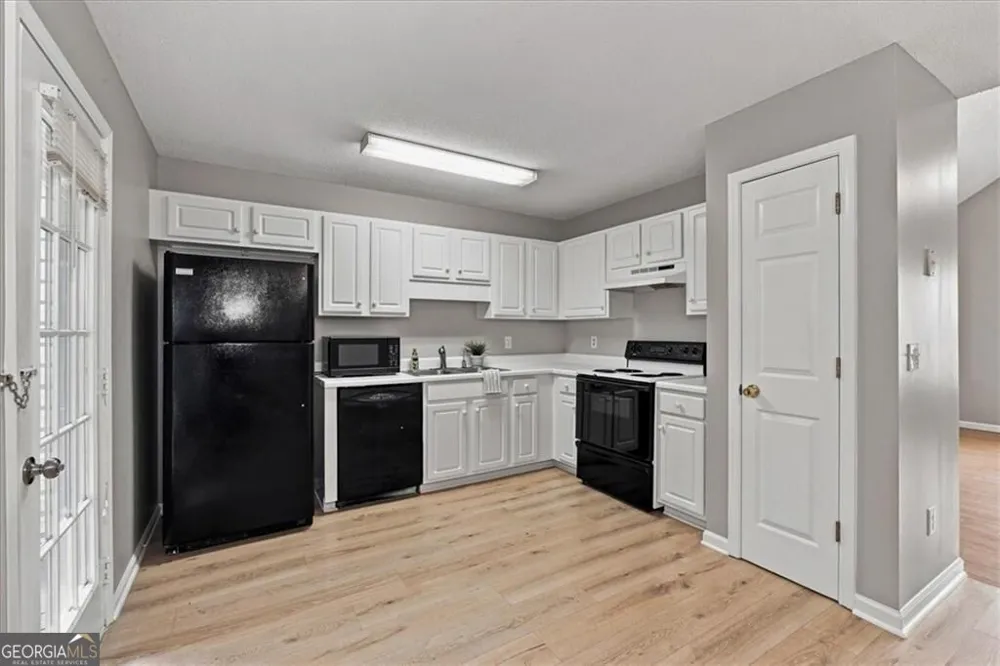 45 Glenmore DR Kingston, GA 30145
