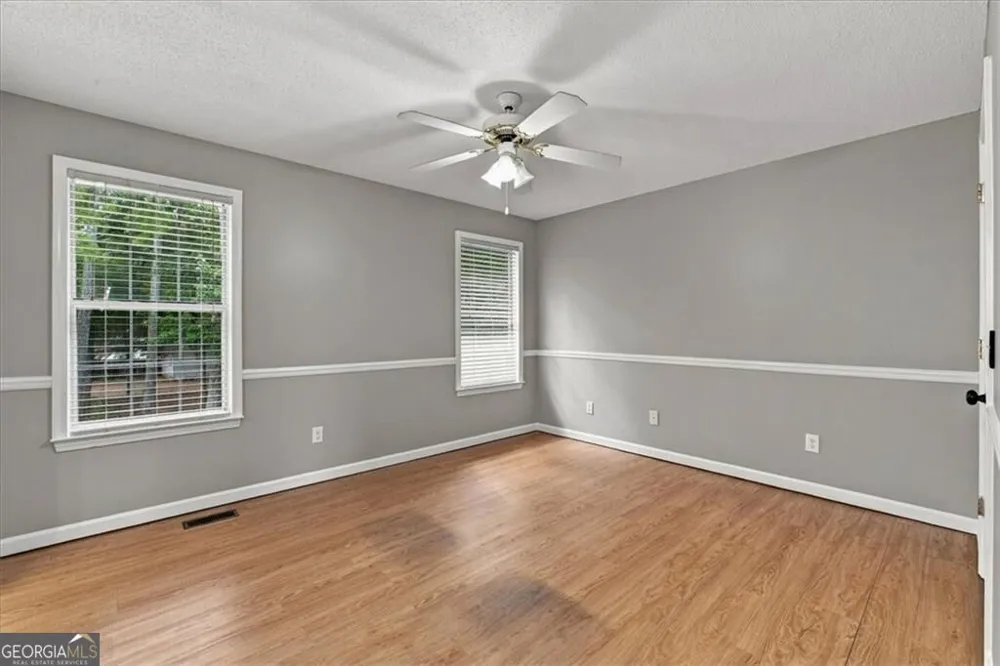 45 Glenmore DR Kingston, GA 30145