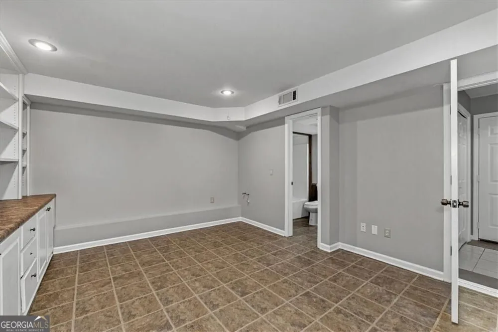 45 Glenmore DR Kingston, GA 30145
