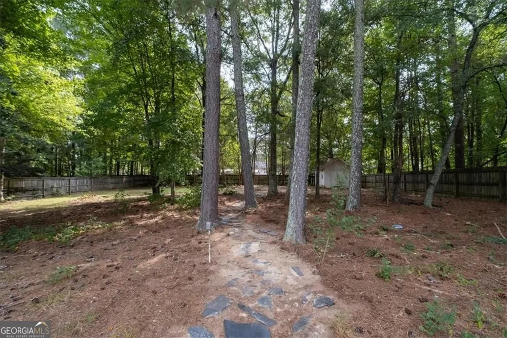45 Glenmore DR Kingston, GA 30145