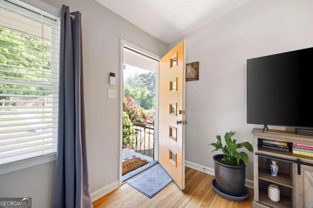 1269 Lynwyn LN SE Atlanta, GA 30316