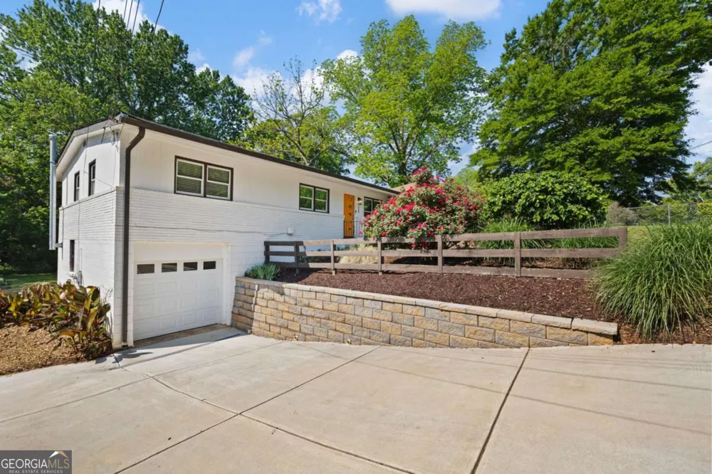 1269 Lynwyn LN SE Atlanta, GA 30316