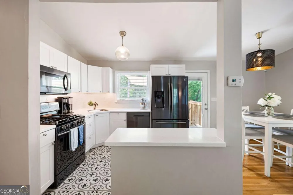 1269 Lynwyn LN SE Atlanta, GA 30316