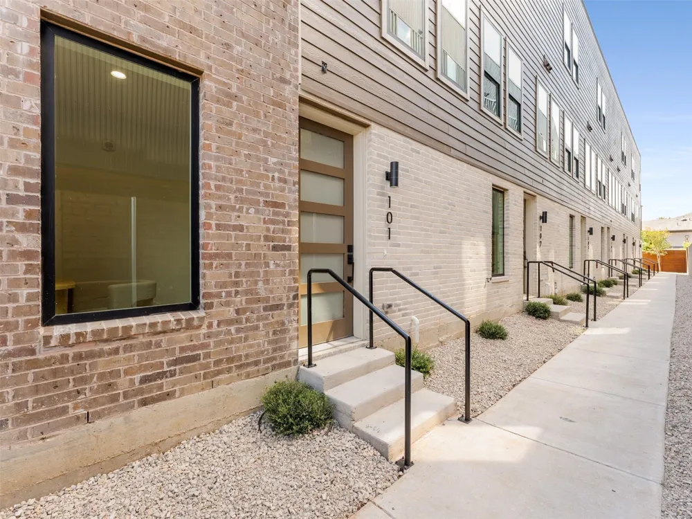 2015 Prairie Avenue #203 Dallas, TX 75204