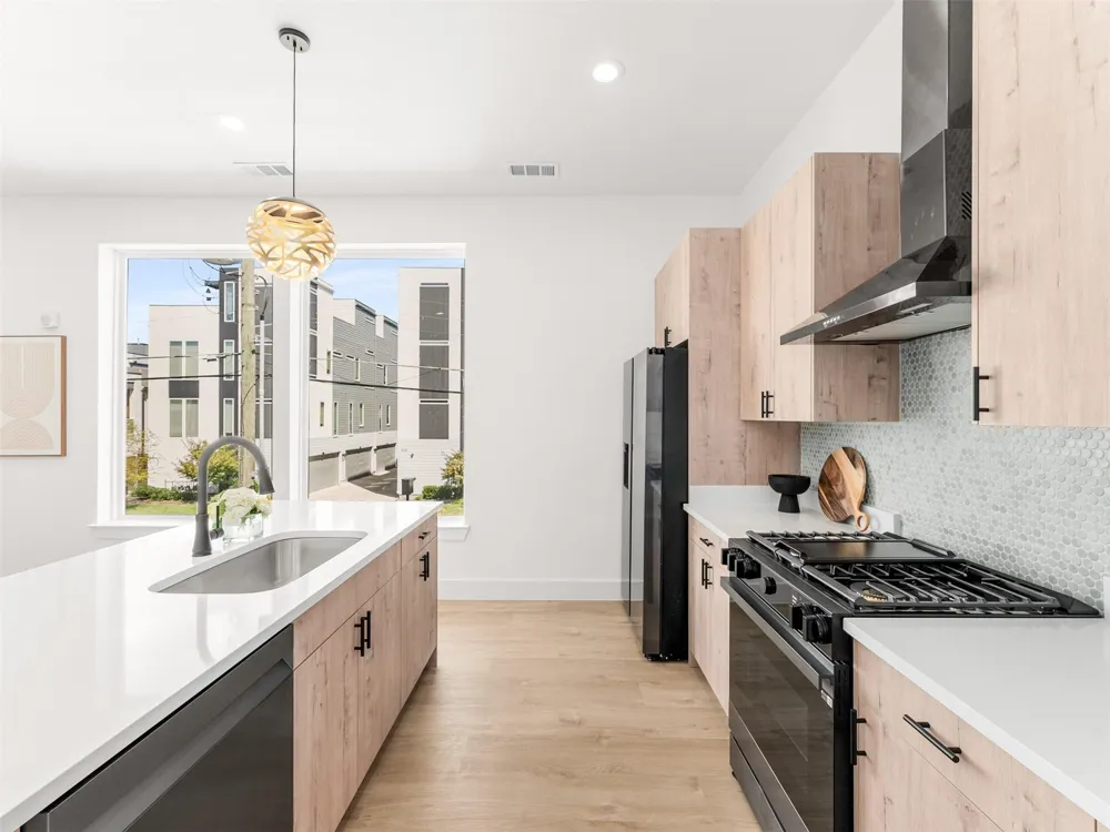 2015 Prairie Avenue #203 Dallas, TX 75204