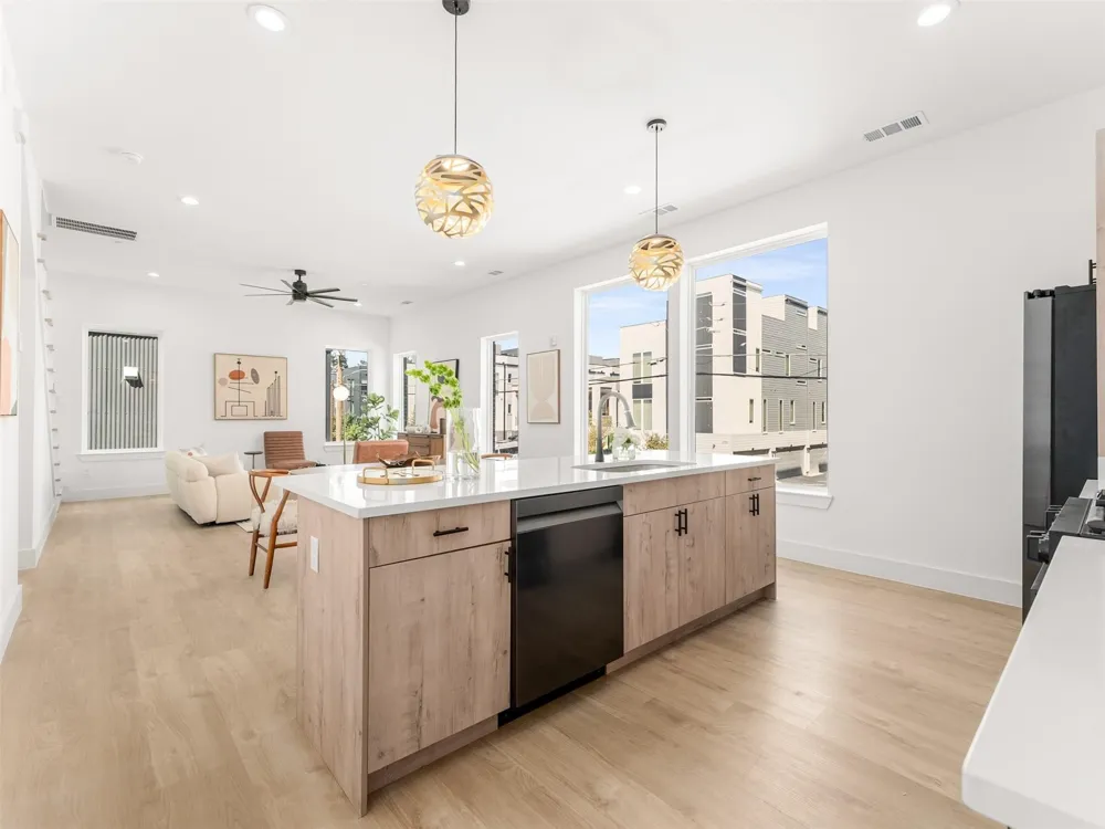 2015 Prairie Avenue #203 Dallas, TX 75204