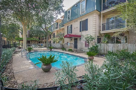 4515 Briar Hollow Place #304