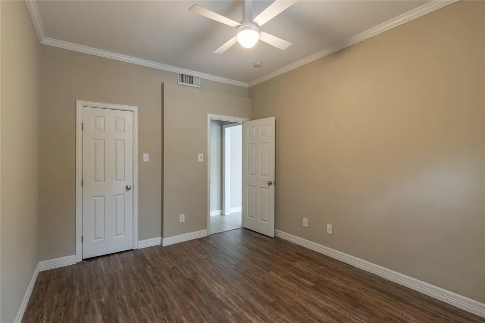 4515 Briar Hollow Place #304 Houston, TX 77027