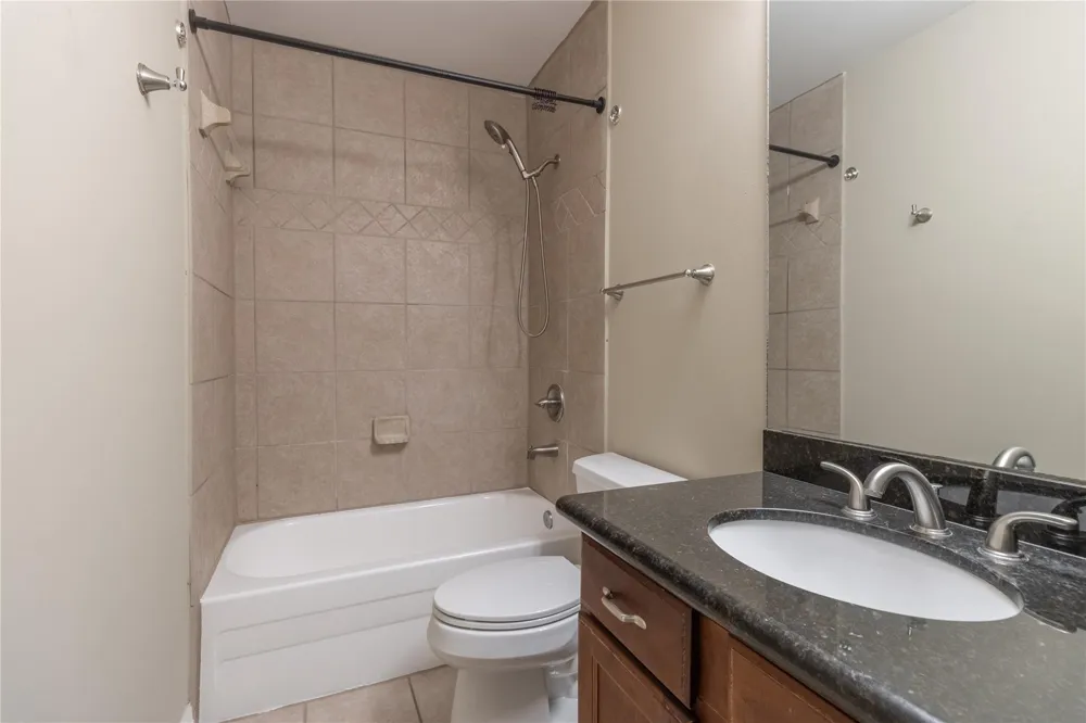 4515 Briar Hollow Place #304 Houston, TX 77027