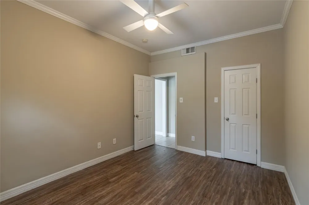 4515 Briar Hollow Place #304 Houston, TX 77027