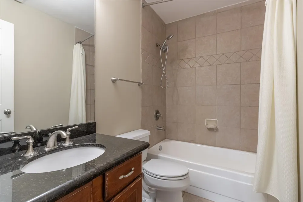 4515 Briar Hollow Place #304 Houston, TX 77027