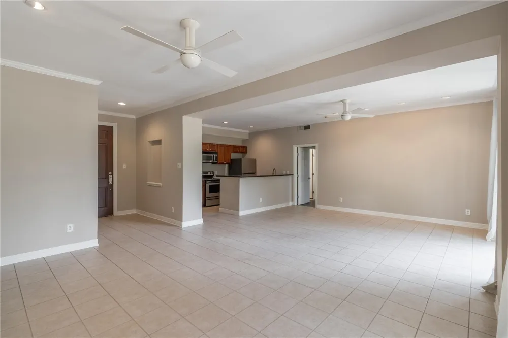 4515 Briar Hollow Place #304 Houston, TX 77027