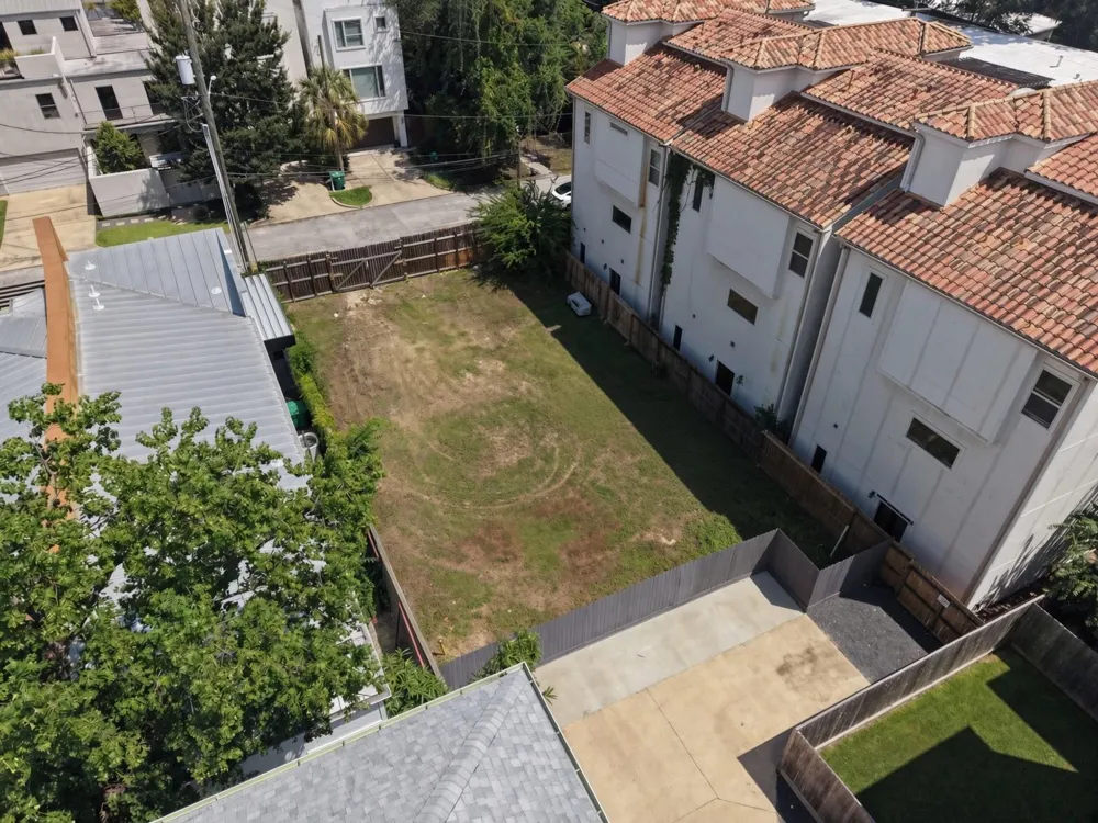 105 Arnold Street Houston, TX 77007