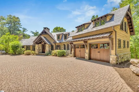 105 Burwood Court