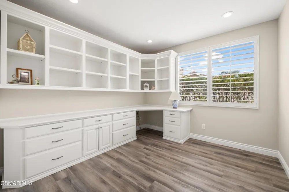 1820 Crystal View Circle Newbury Park, CA 91320