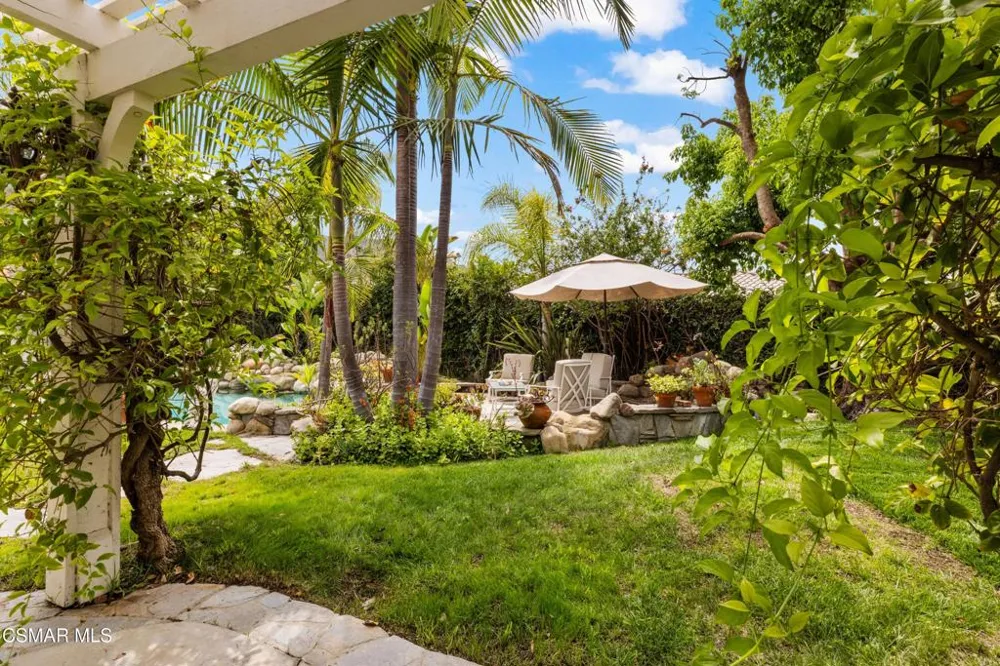 1820 Crystal View Circle Newbury Park, CA 91320