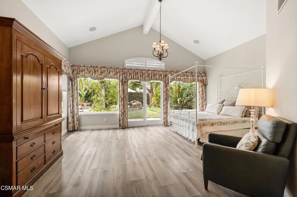 1820 Crystal View Circle Newbury Park, CA 91320
