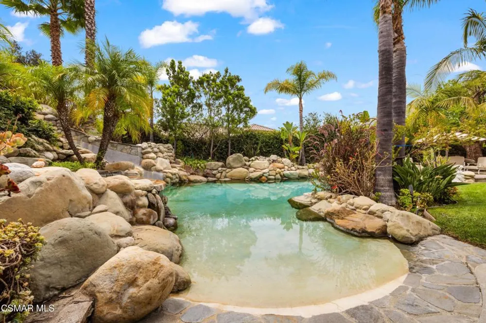 1820 Crystal View Circle Newbury Park, CA 91320