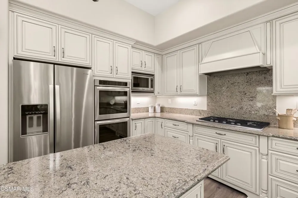 1820 Crystal View Circle Newbury Park, CA 91320