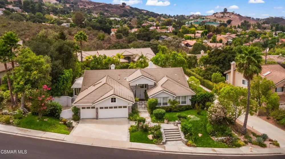 1820 Crystal View Circle Newbury Park, CA 91320