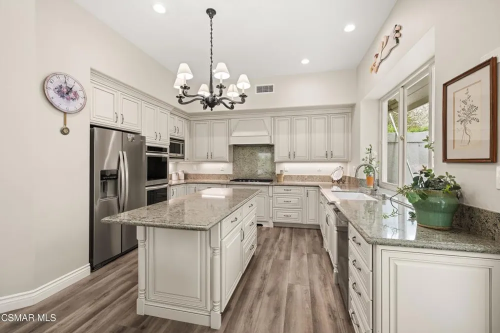 1820 Crystal View Circle Newbury Park, CA 91320